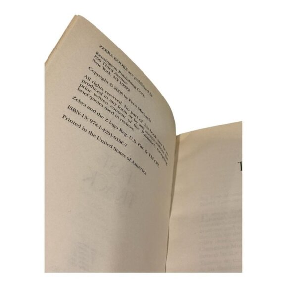 Fast Track Fern Michaels Sisterhood Novel Mystery Thriller Paperback Book 2009 - Picture 7 of 9